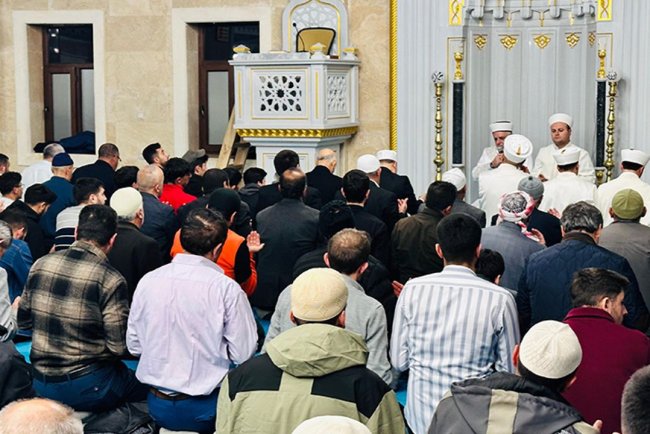 Hakkari'de ilk defa enderun usulüyle teravih kılındı