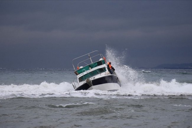 Meteorolojiden yurdun bazı kesimleri için kuvvetli rüzgar ve fırtına uyarısı