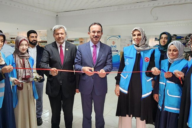 Muratpaşa’da "İyilik Çarşısı" açıldı