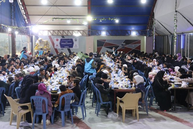 TDV Keçiören Şubesi Suriye'deki iyilik sofralarında binlerce yetimi ağırladı