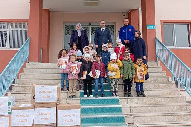 Çorum’da minikler "Ramazan İyilik Kolisi" hazırladı