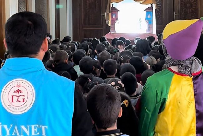 Zara'da çocuklar sevindirildi