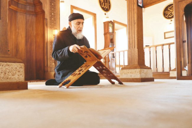 16 bin cami itikâf için hazır