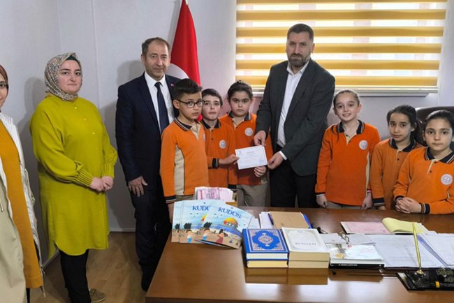 Harçlıklarıyla Gazze'ye destek oldular