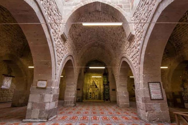 Bakan Ersoy'dan depremde hasar gören vakıf eserlerine ilişkin paylaşım