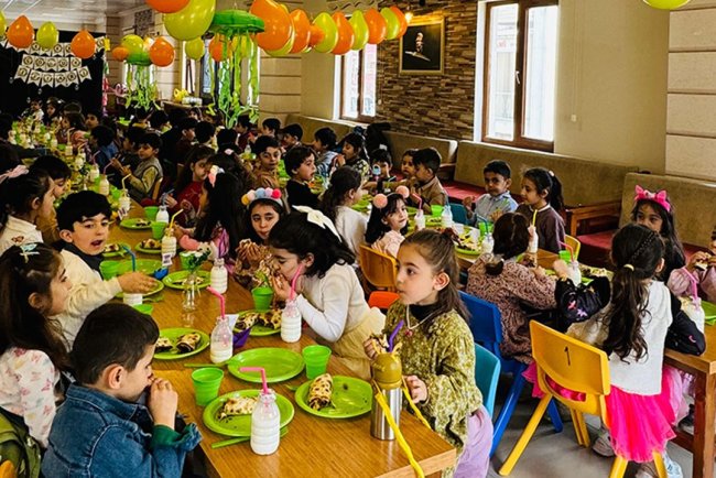 İpekyolu'nda minikler iftar sevinci yaşadı