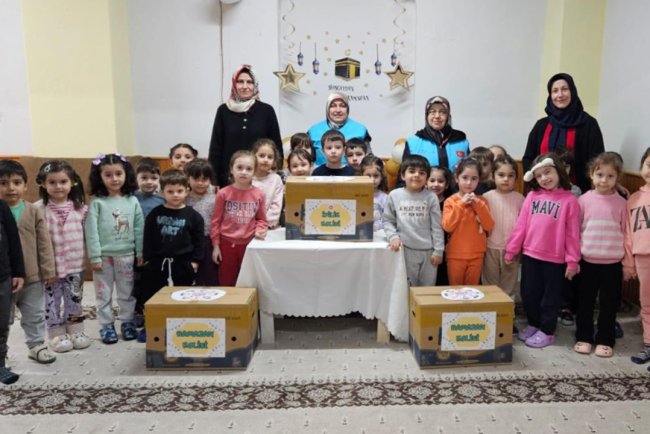 Minikler paylaşmanın mutluluğunu yaşadı