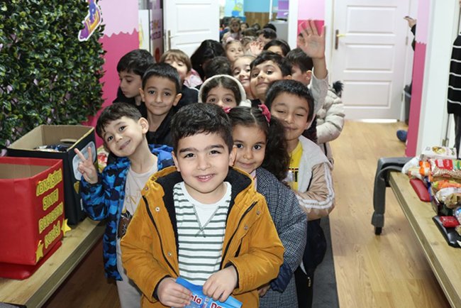 Mersinli minikler iyilikte yarıştı