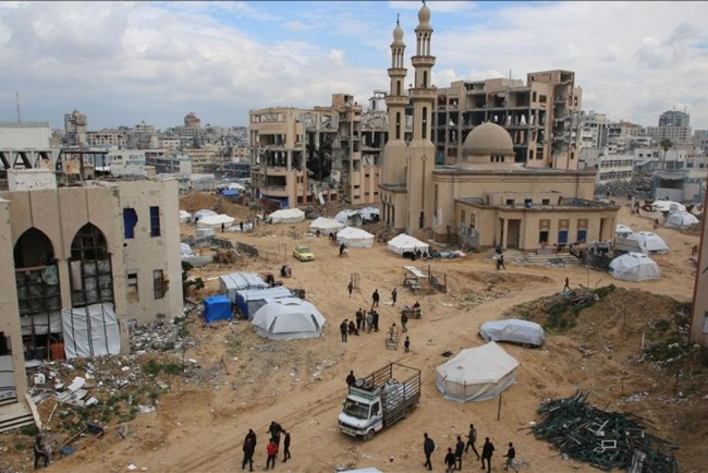 İşgalcilerin saldırısında yıkılan Gazze İslam Üniversitesi, ilim yuvasıyken sığınağa dönüştü