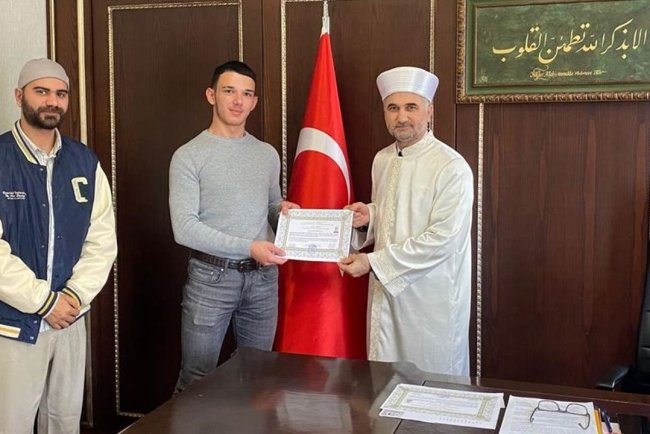 Polonyalı Gracjan İstanbul'da Müslüman oldu