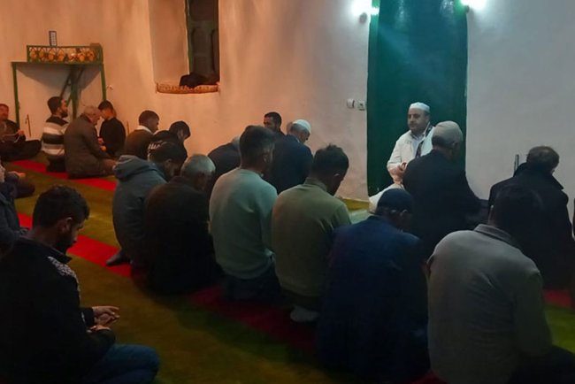 Hakkari'de ramazan irşat ekipleri köy köy dolaşıyor