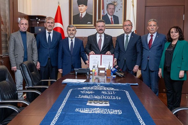 Eskişehir'de tarihi camiler için özel minber örtüleri hazırlanacak