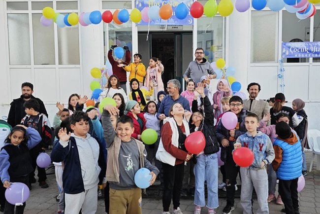 Çamköy Hatipler Camii'nde çocuk iftarı düzenlendi
