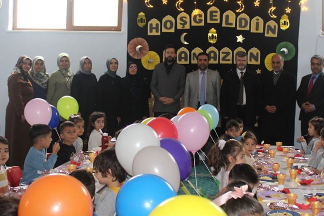 Minikler tekne orucu tuttu