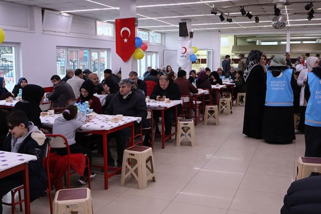 İftarda engeller aşıldı, gönüller bir oldu