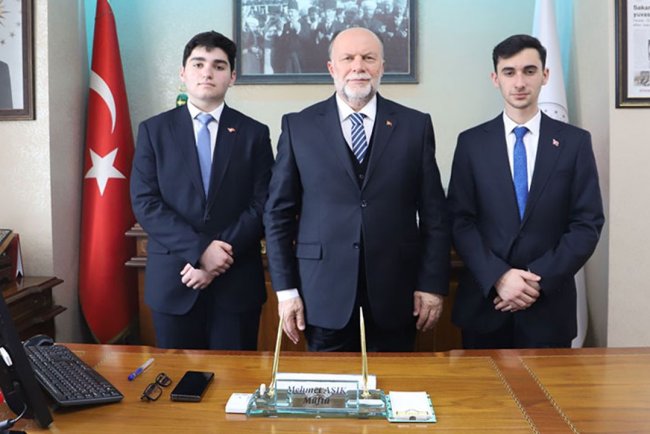 Sakarya'da başarılı öğrenciler ödüllendirildi