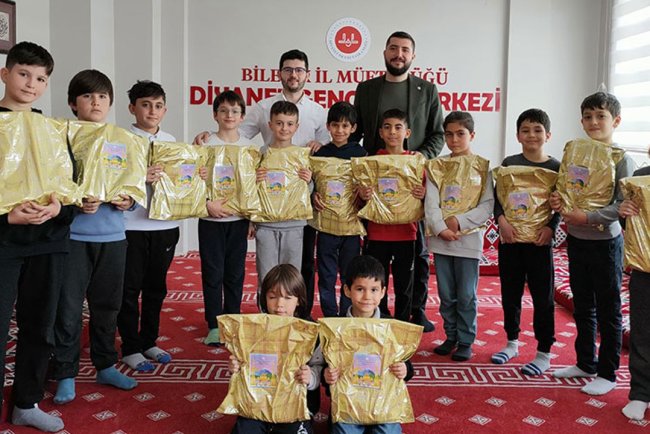 Bilecik'te çocuklara ramazan hediyesi dağıtıldı