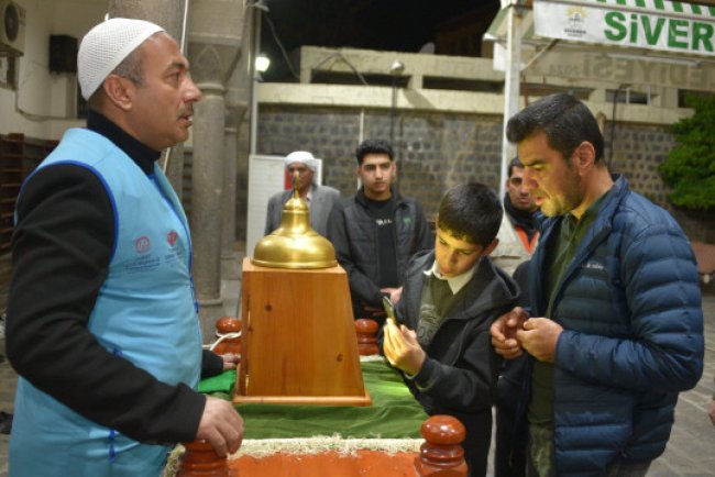 Şanlıurfa'da manevi atmosfer: Sakal-ı Şerif ziyarete açıldı