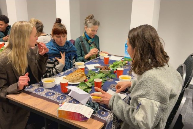 Amsterdam Fatih Camii, Hollandalı komşularını iftar sofrasında ağırlıyor