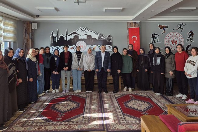 Erciyes'te gençlere manevi gelişim kampı düzenlendi