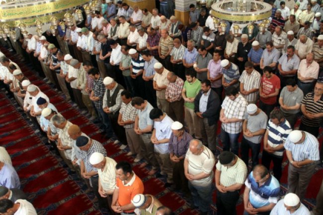 Cuma namazı saat kaçta? 28 Mart öğle ezanı kaçta okunuyor?