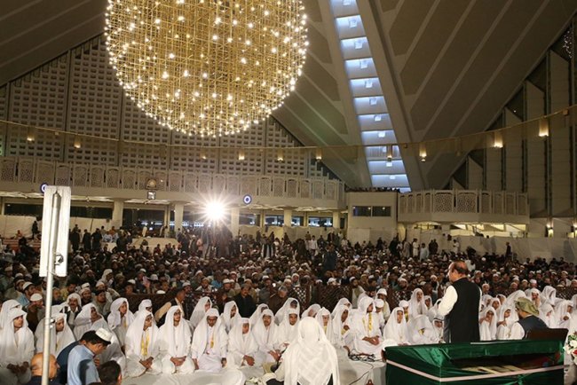 Pakistan'da Kadir Gecesi Sevinci