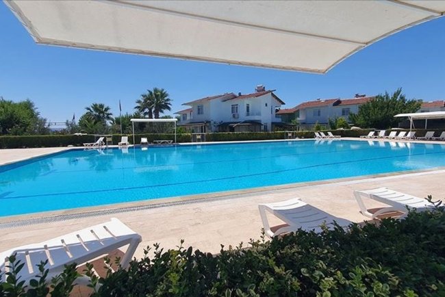 TİHEK'ten tesettürlü mayoyla çocukları havuza almayan tatil sitesine üst sınırdan ceza