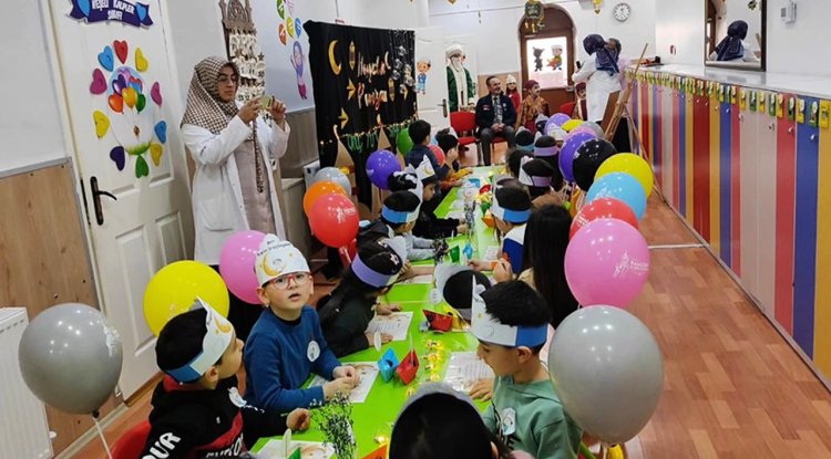 Yozgat'ta "tekne orucu" tutan minikler iftar etti