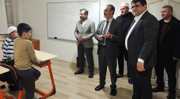 Müftü Gülden, Akdağmadeni'nde hafızlarla iftar etti