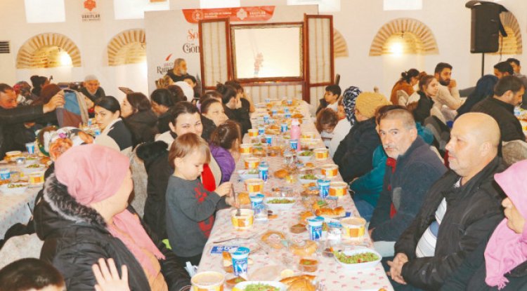 540 yıllık imarethanede iftar coşkusu