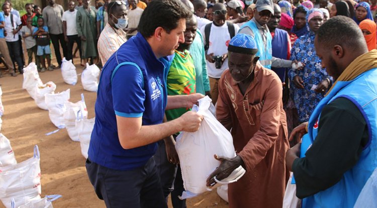 Türkiye Diyanet Vakfı, Mali'de 5 bin gıda kolisi dağıttı