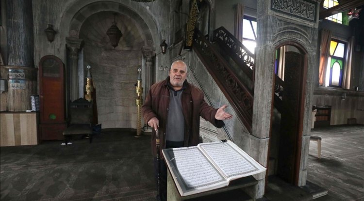 Nablus halkı, işgalci askerlerinin yaktığı tarihi Nasr Camii için seferber oldu