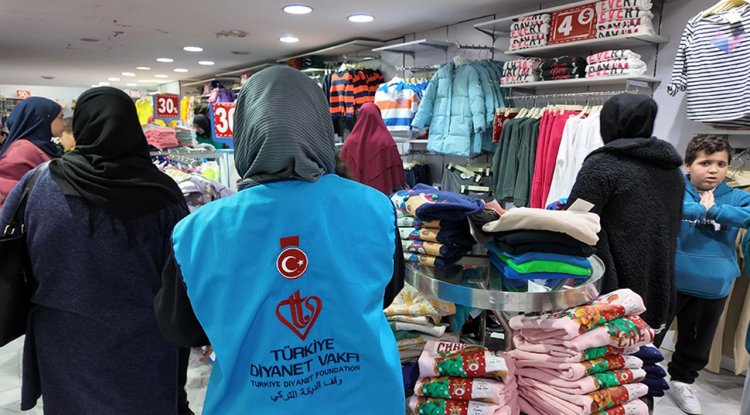 Türkiye Diyanet Vakfı, Lübnan'da on binlerce kişiye yardım ulaştırıyor