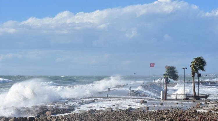 Ege Denizi'nde fırtına uyarısı