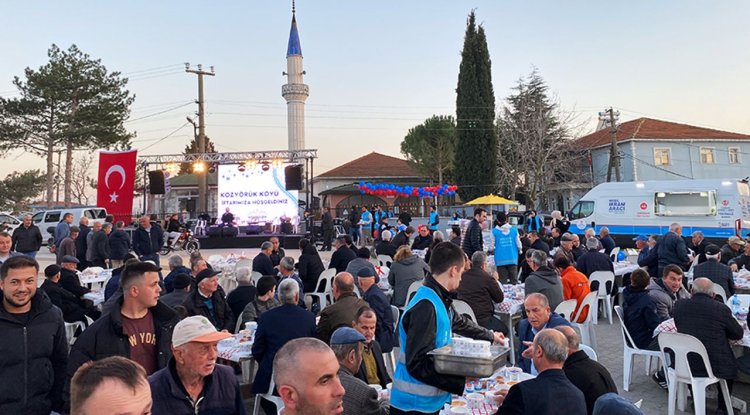 Kozyörük'de sokaklara kurulan iyilik sofraları gönülleri birleştirdi