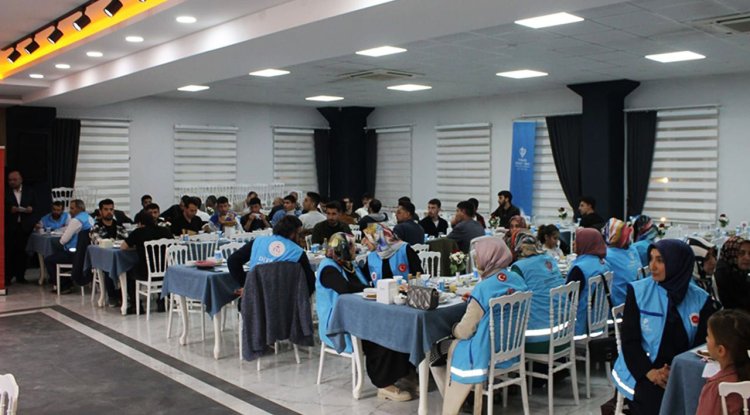 Müftülük "İyilik Sofrası"nda gençleri ağırladı