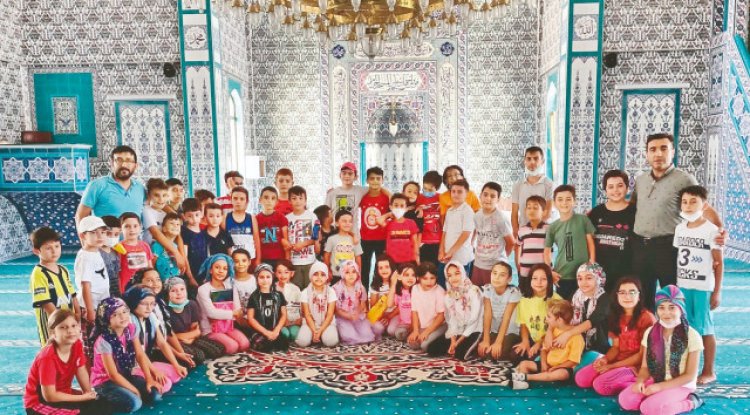 Çocuklar camilerde büyüyor