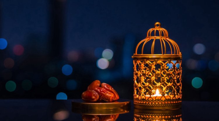 Beşikte konuşan iki çocuk