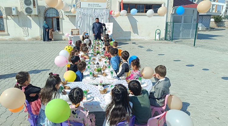 Bağlar'da minikler tekne orucu tuttu