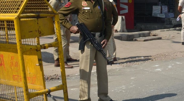 Hindistan'da Hindu milliyetçisi grup, teravih sırasında camiye saldırdı