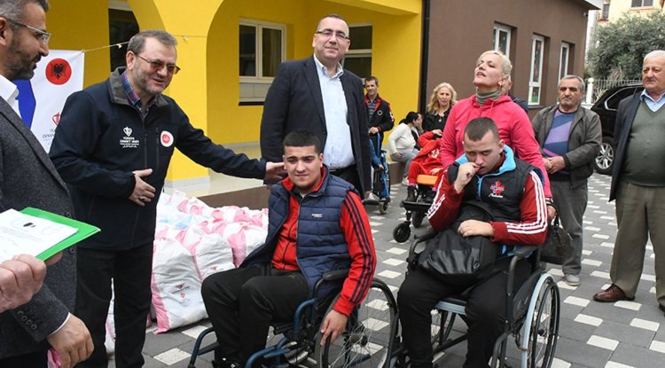 Türkiye Diyanet Vakfı, Arnavutluk'ta gıda yardımı dağıttı