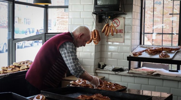 Bursa'da çocukların "tekne orucu" için hazırlanan iftariyelik poğaça geleneği sürdürülüyor