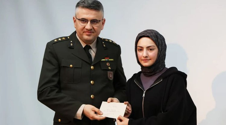 Darende'de "Çanakkale Ruhu"nu resmeden gençler ödüllendirildi