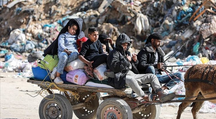 İşgalciler saldırı tehdidini tekrarlayarak Gazze'deki Filistinlileri göçe zorluyor