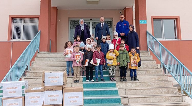 Çorum’da minikler "Ramazan İyilik Kolisi" hazırladı
