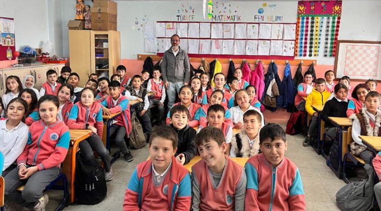 Bolvadin'deki okullarda iyilik anlatıldı