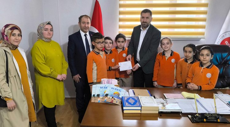 Harçlıklarıyla Gazze'ye destek oldular