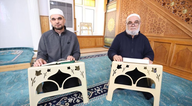 İtikafa girenler, ramazanın son günlerinde kendilerini ibadete adıyor