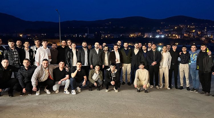 Yeniceli gençler iftarda bir araya geldi