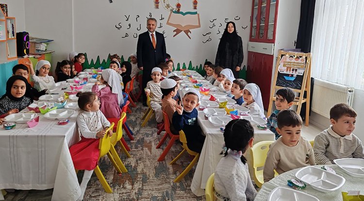 Bitlis’te minikler tekne orucu tuttu